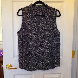 Banana Republic L airy sleeveless blouse EUC